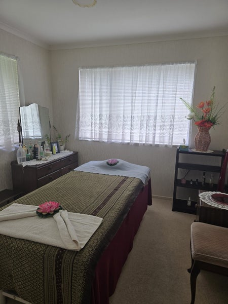 Aroma Thai Massage Carousel 1