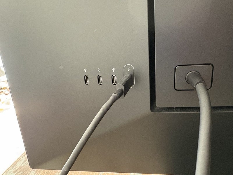 Apple LG Ultrafine 5k 27" Display * MINT*64175364838147112