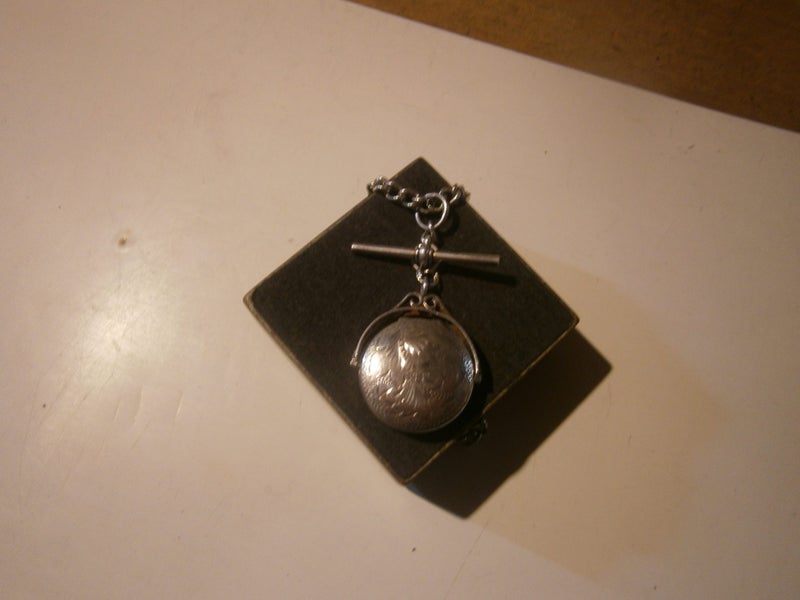 VINTAGE STG.SIL.FOB CHAIN + TBAR and ORNATE SWIVEL LOCKET (32.5gms) Carousel 2