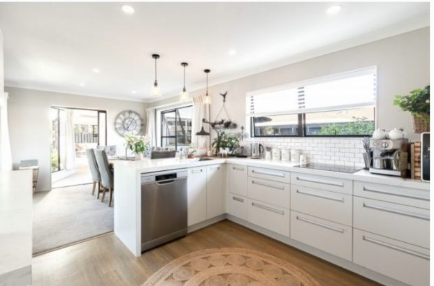 Motueka, 6+ bedrooms64175551061762111