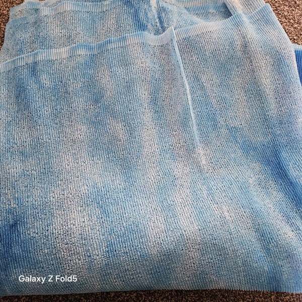 LIGHT BLUE WHITE FABRIC LENGTH 297CM WIDTH 152CM TOTAL 449CM64598676309377110