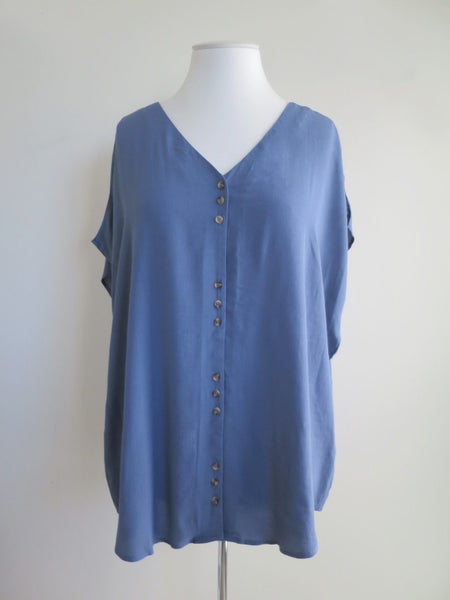 SARA *100% Viscose Denim Blues Atlantic Button Detail Top* 20 NEW Carousel 1