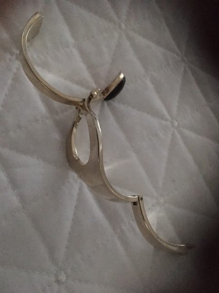 SOLID SILVER BANGLE/BRACLET. Carousel 4