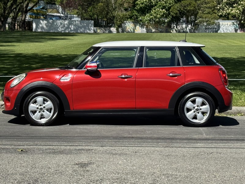 2015 MINI Cooper 1.5 Turbo - 5-Door Automatic -...64183420223619114