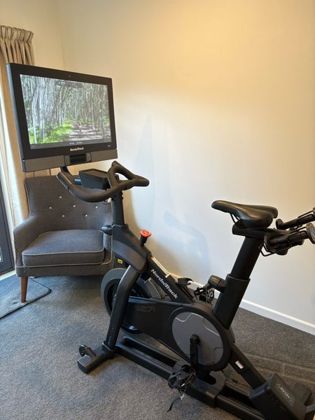 NordicTrack S27i Studio Exercycle64184268291201110