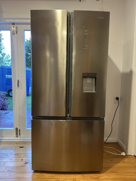 Haier 2 door fridge - freezer Carousel 1