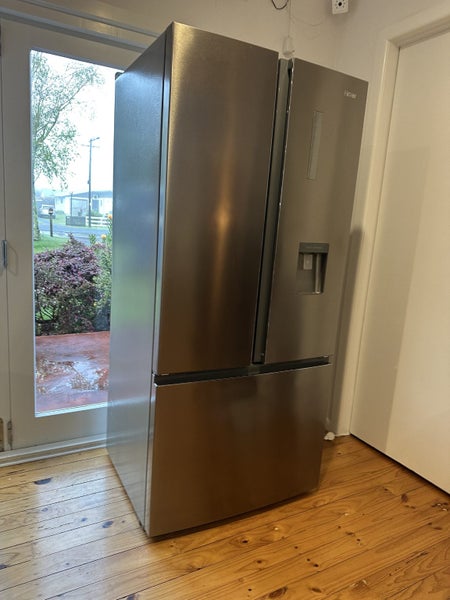 Haier 2 door fridge - freezer Carousel 2