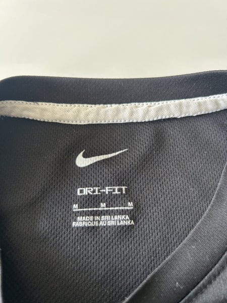 Nike Dryfit black and white top - size M (similar 9-10Y) Carousel 4