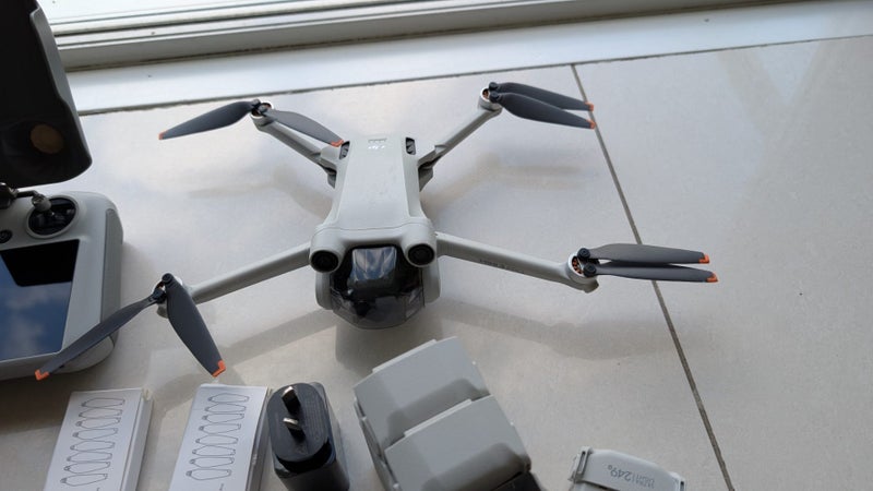DJI Mini 3 Fly More Combo (with DJI RC Controller) – Excellent Condition64328340951809110