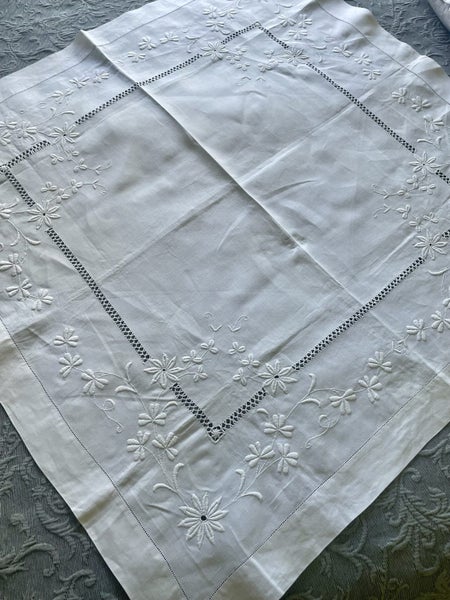 A superb very fine white vintage Linen Tablecloth with immaculate handwork Carousel 2