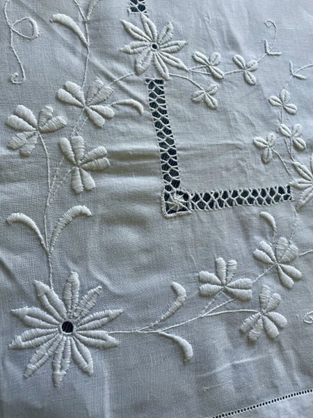 A superb very fine white vintage Linen Tablecloth with immaculate handwork Carousel 1