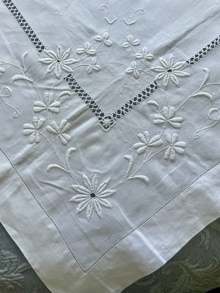 A superb very fine white vintage Linen Tablecloth with immaculate handwork Carousel 7