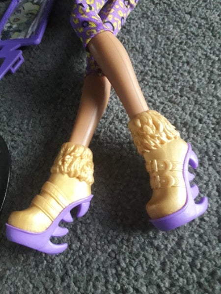 MONSTER HIGH DOLL- Clawdeen SAVE FRANKIE Carousel 5