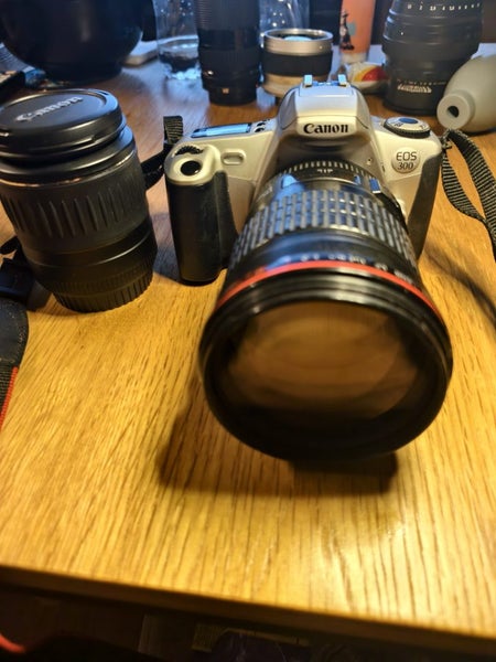 Canon EOS300+EF135mm f2+EF 28-90mm F4-5.6 Carousel 2