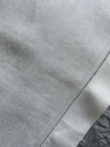 A superb beautiful white vintage damask Linen Runner Carousel 1