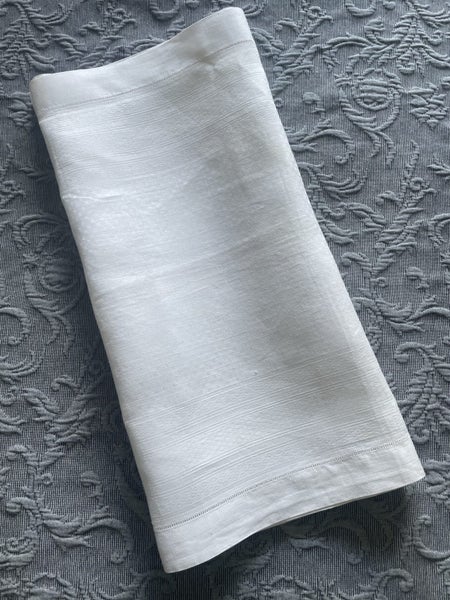 A superb beautiful white vintage damask Linen Runner Carousel 2