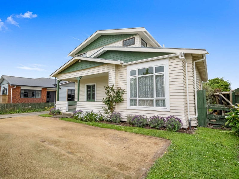A Family-Sized Gem in the Heart of Takaro64195225393794112