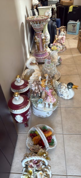 Stunning Porcelain & Capodimonte Collection – Full Lot!64194056488194111