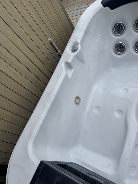 Downsizing so it’s got to go64195016064259114