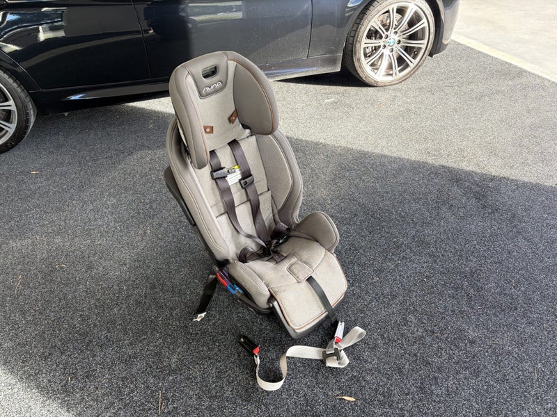 Nuna Exec Car seat64195877667074110