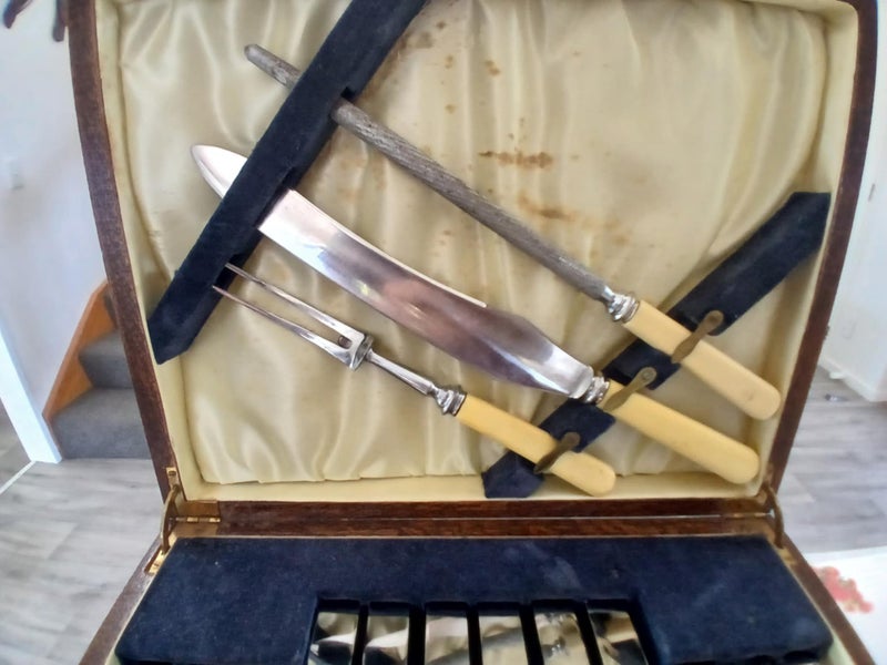 Vintage canteen of cutlery Carousel 10