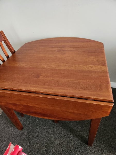Dining room table with 2 chairs64196313932289110