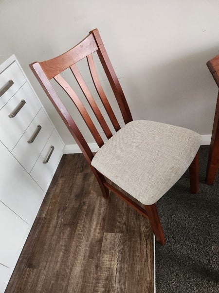 Dining room table with 2 chairs64196313932289113