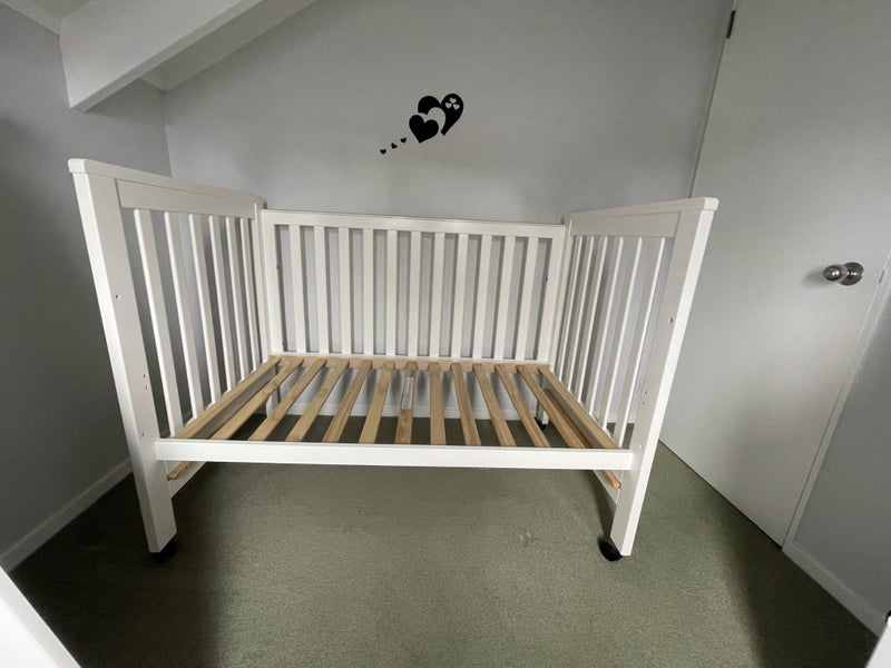 Cot with large drawer, mattress with protector64431704683393112