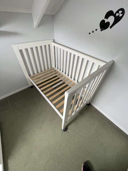 Cot with large drawer, mattress with protector64431704683393113