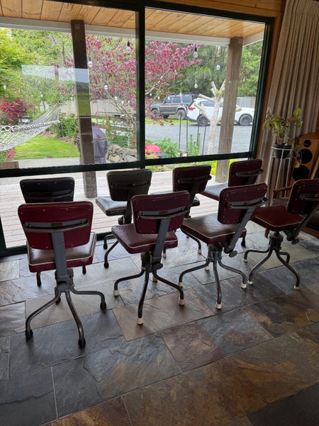 Collection of Vintage Charles Judd Chairs in good cond.64196721771138114