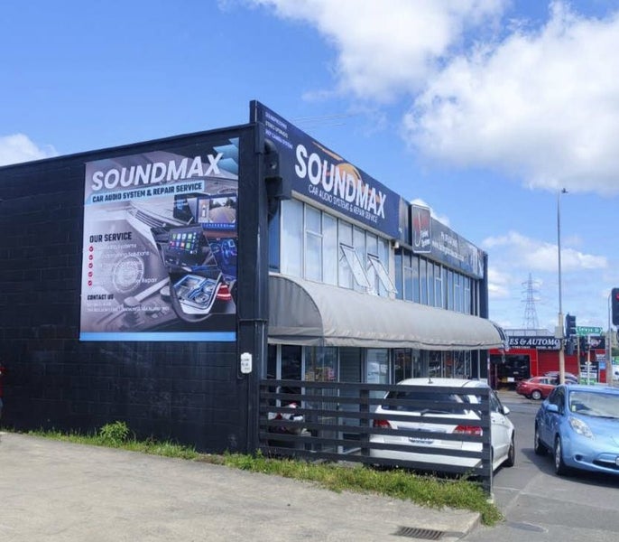 Car Stereo & Amp Repair | OEM & CarPlay Upgrades Carousel 1