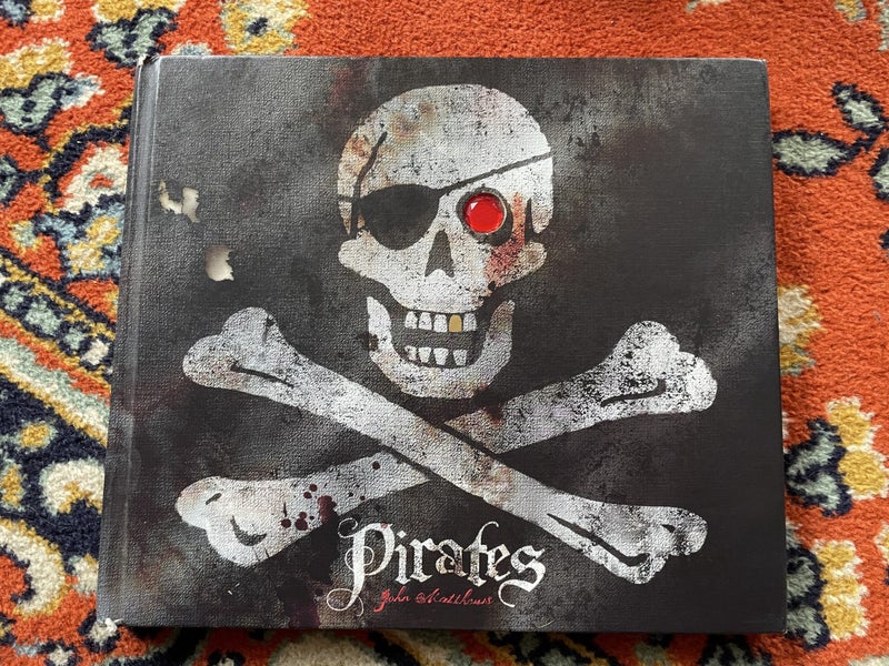 Pirates Book64196914883202110