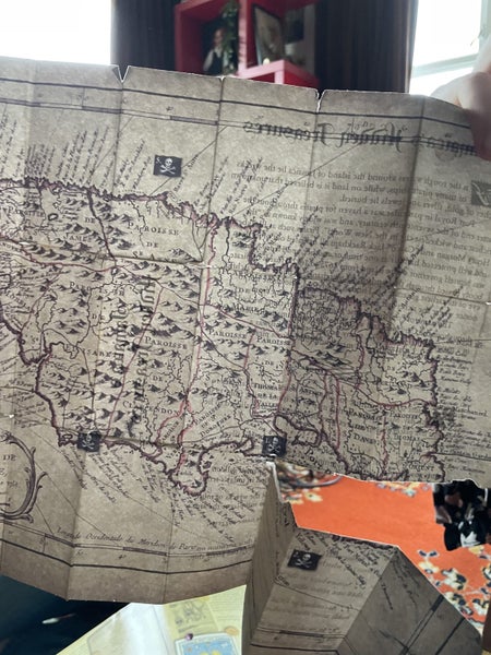 Pirates Book64196914883202112