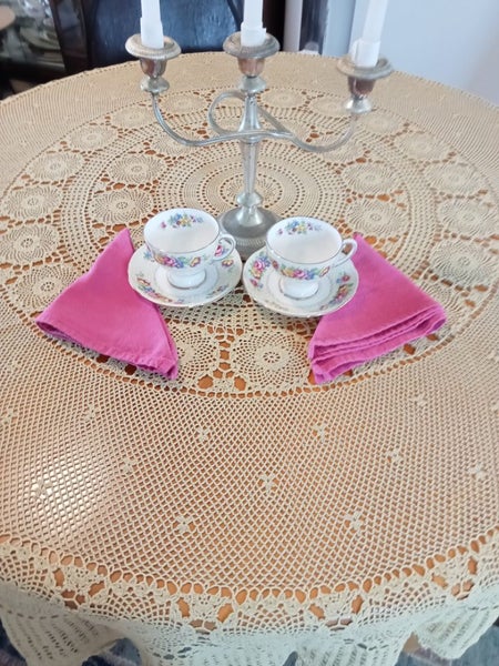 Lovely large green crochet tablecloth 170 cm across Carousel 1