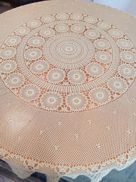 Lovely large green crochet tablecloth 170 cm across Carousel 3