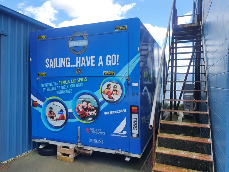 Tandem axle closed in trailer64197136964737113