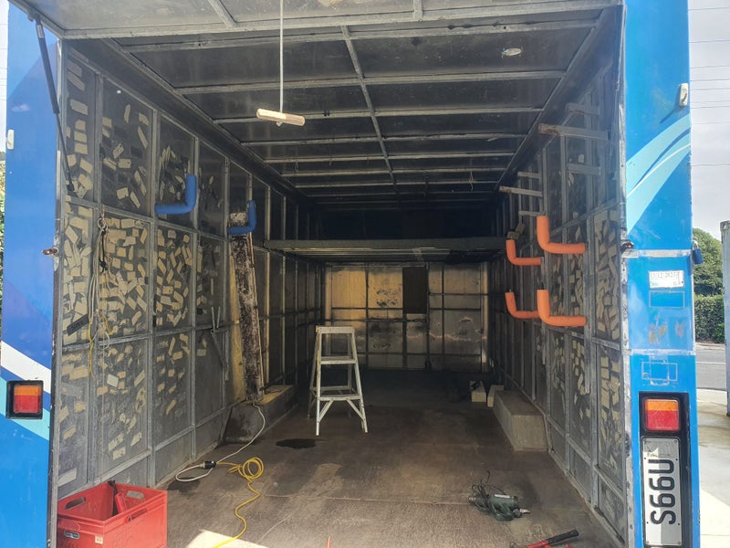 Tandem axle closed in trailer64197136964737114