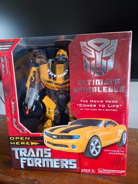 Transformers Ultimate Bumblebee64197782954498112