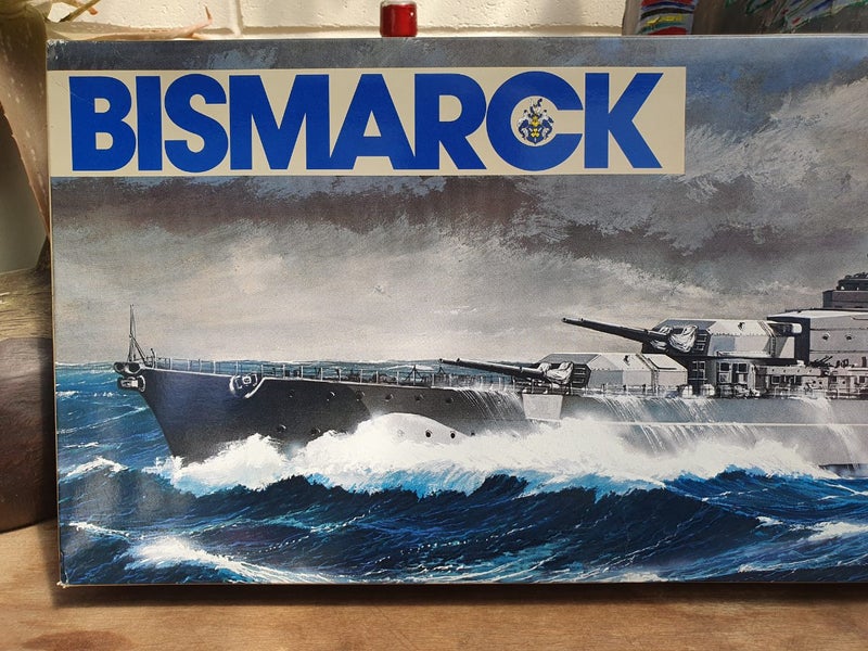 Tamiya 1/350 scale German Battleship Bismarck Carousel 2
