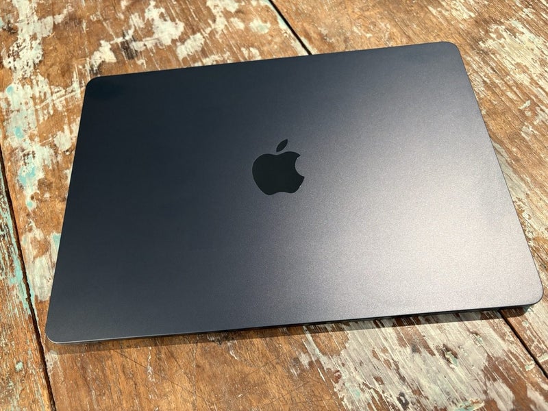 Apple MacBook Air M2 14" - Max Spec - Mint Condition64197988808195111