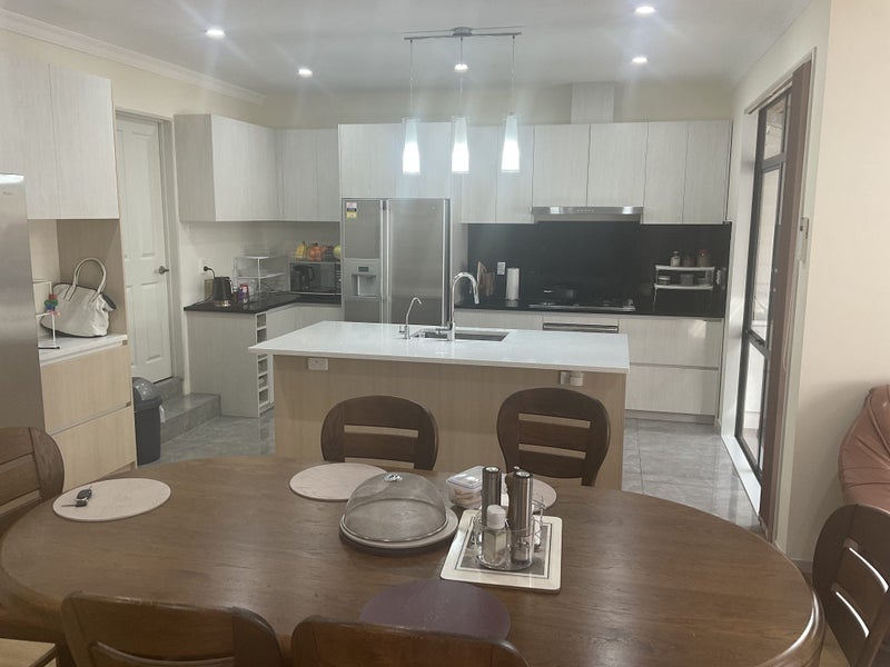 Albany, 5 bedrooms64641743540611114