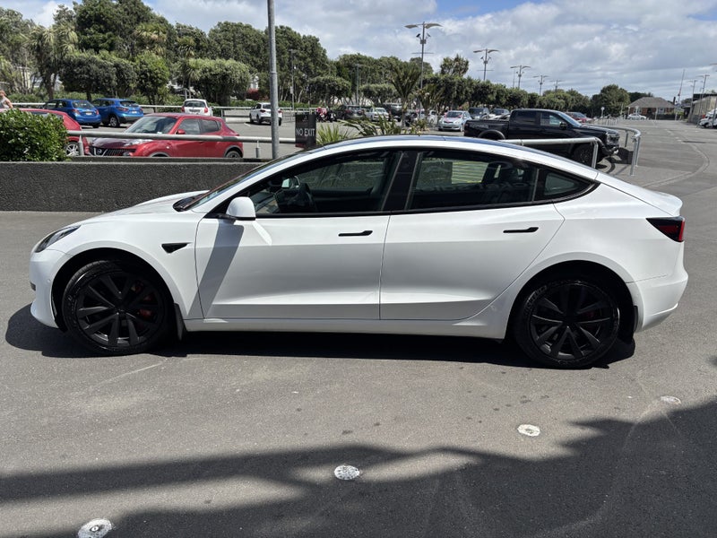 2022 Tesla Model 3 Rear Wheel Drive64198663919363112