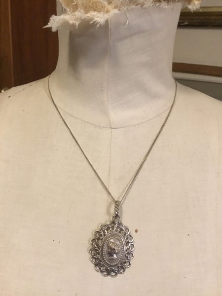 Silver Cameo Relief Pendant With Chain Carousel 13