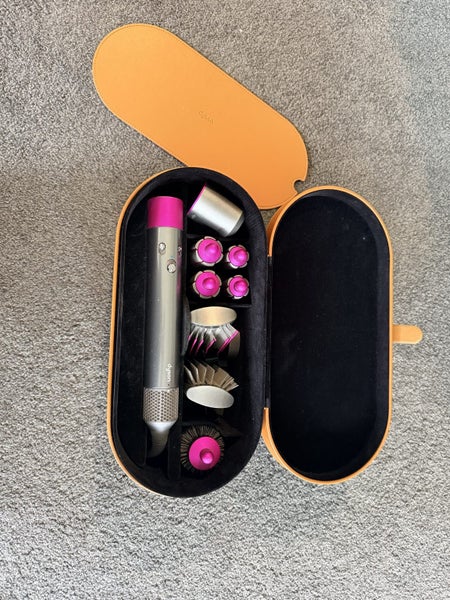 Dyson Airwrap Carousel 1