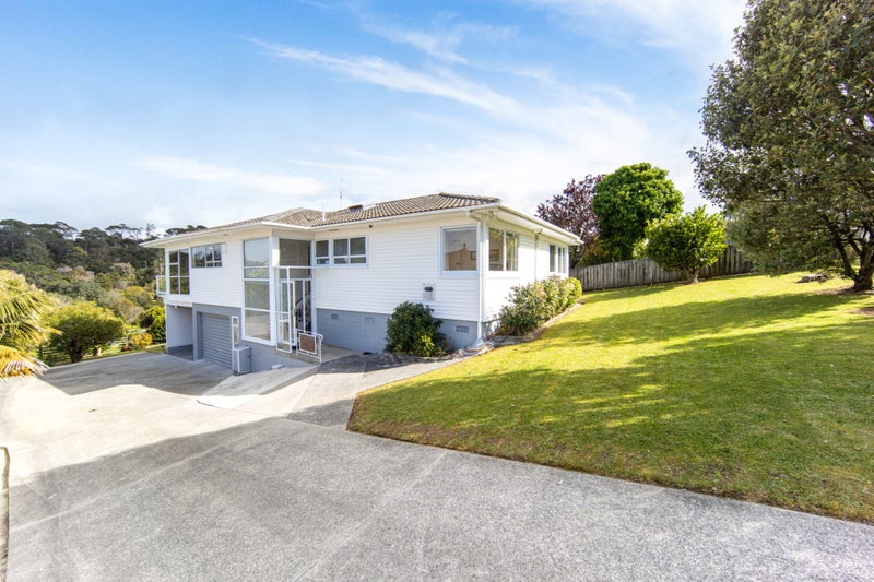 Elevated with Manukau Harbour Views64204809883907112