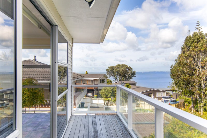 Elevated with Manukau Harbour Views64204809883907113