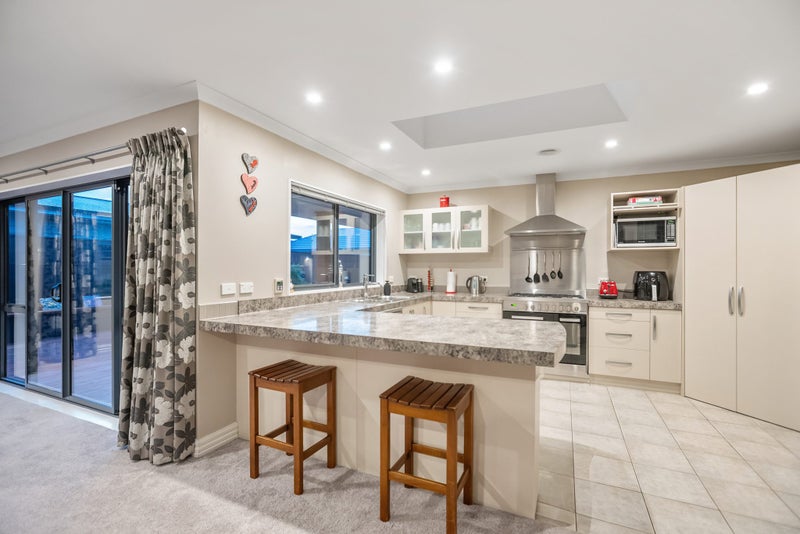 Polished. Brick with Style!64204809934339112