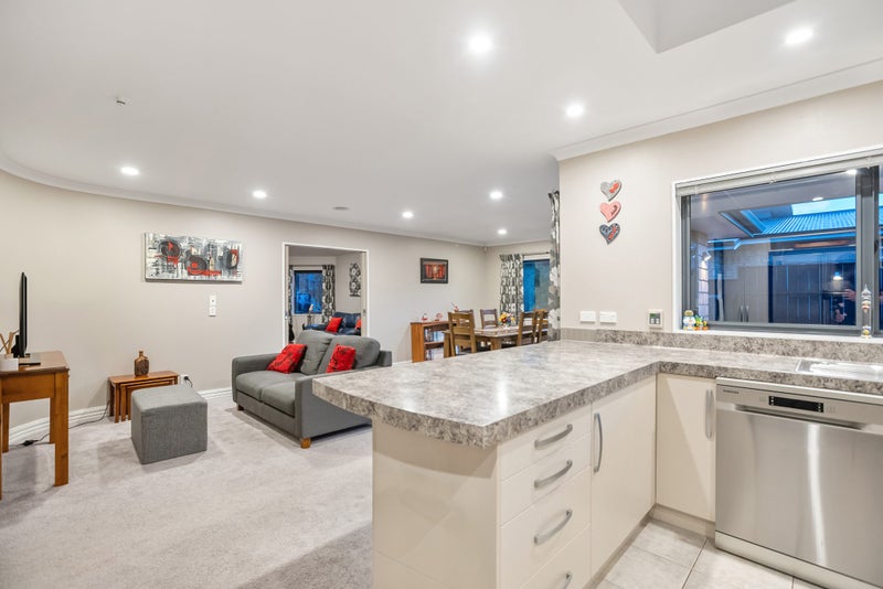 Polished. Brick with Style!64204809934339114