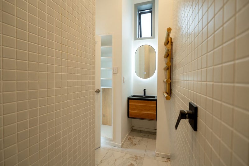 Bank Says Sell!!!64660373132419113