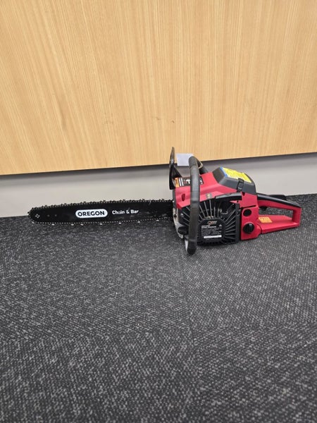 Full Boar FBPC-5320 Petrol Chainsaw Carousel 1